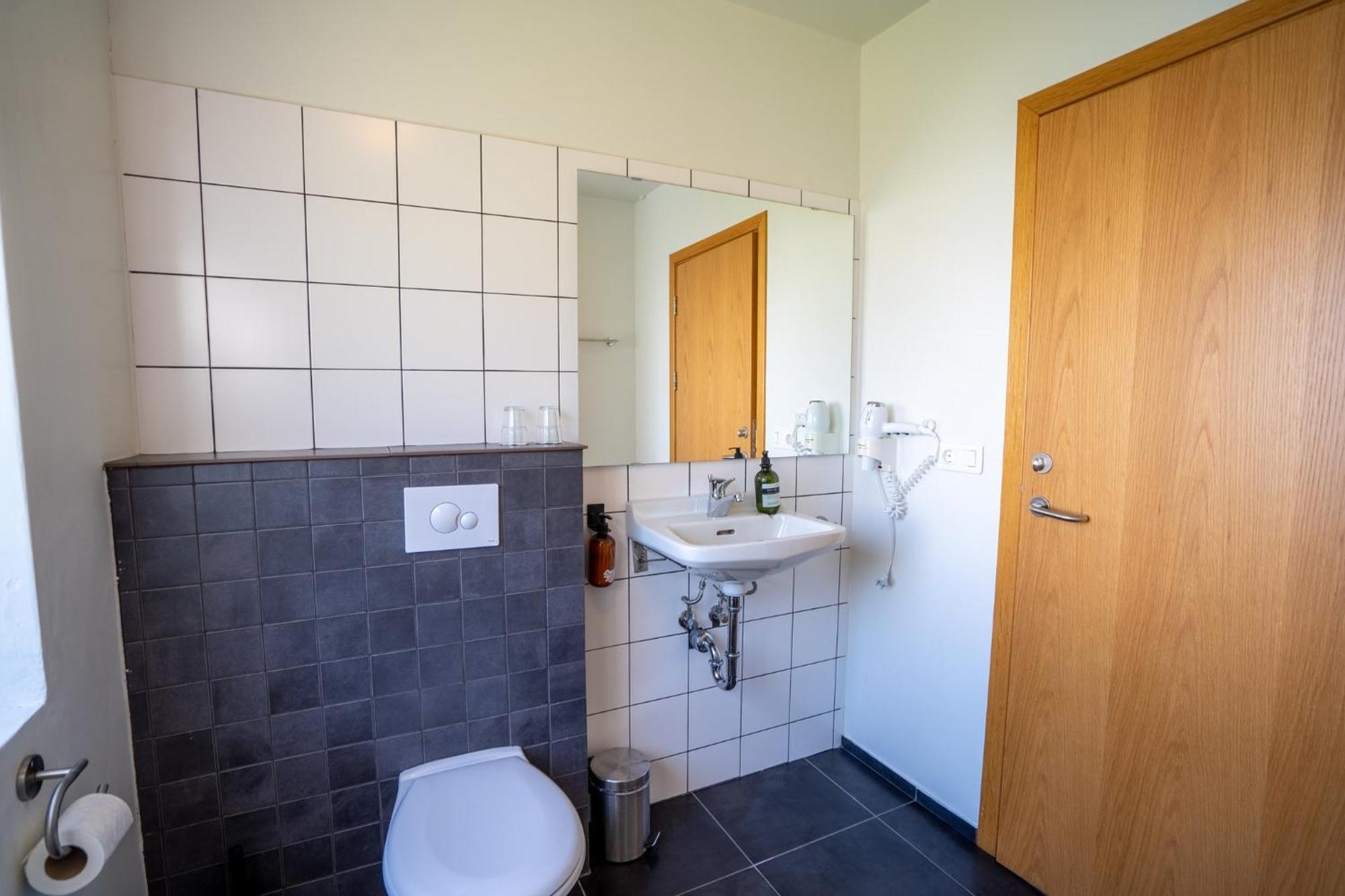 Hotel Eskifjoerthur Bagian luar foto