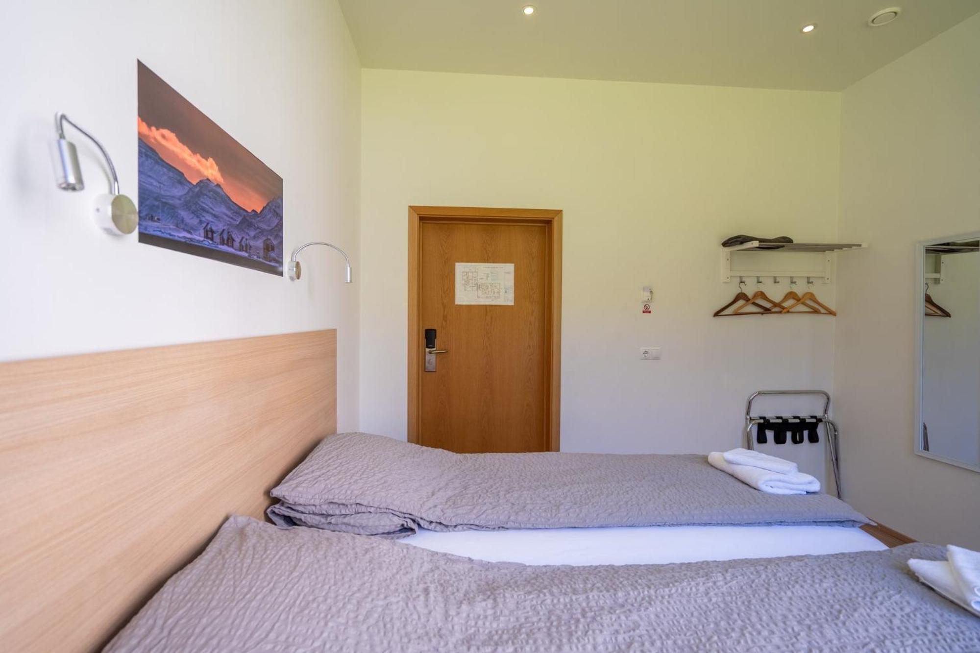 Hotel Eskifjoerthur Bagian luar foto