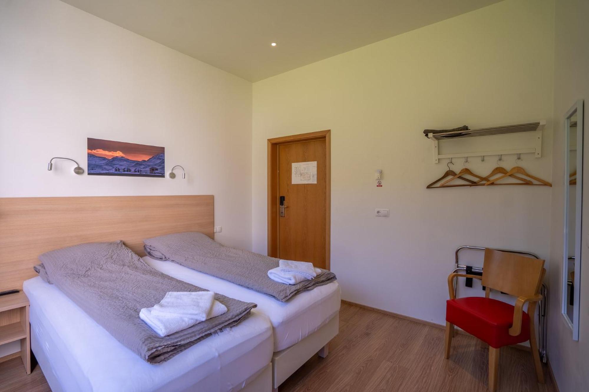 Hotel Eskifjoerthur Bagian luar foto
