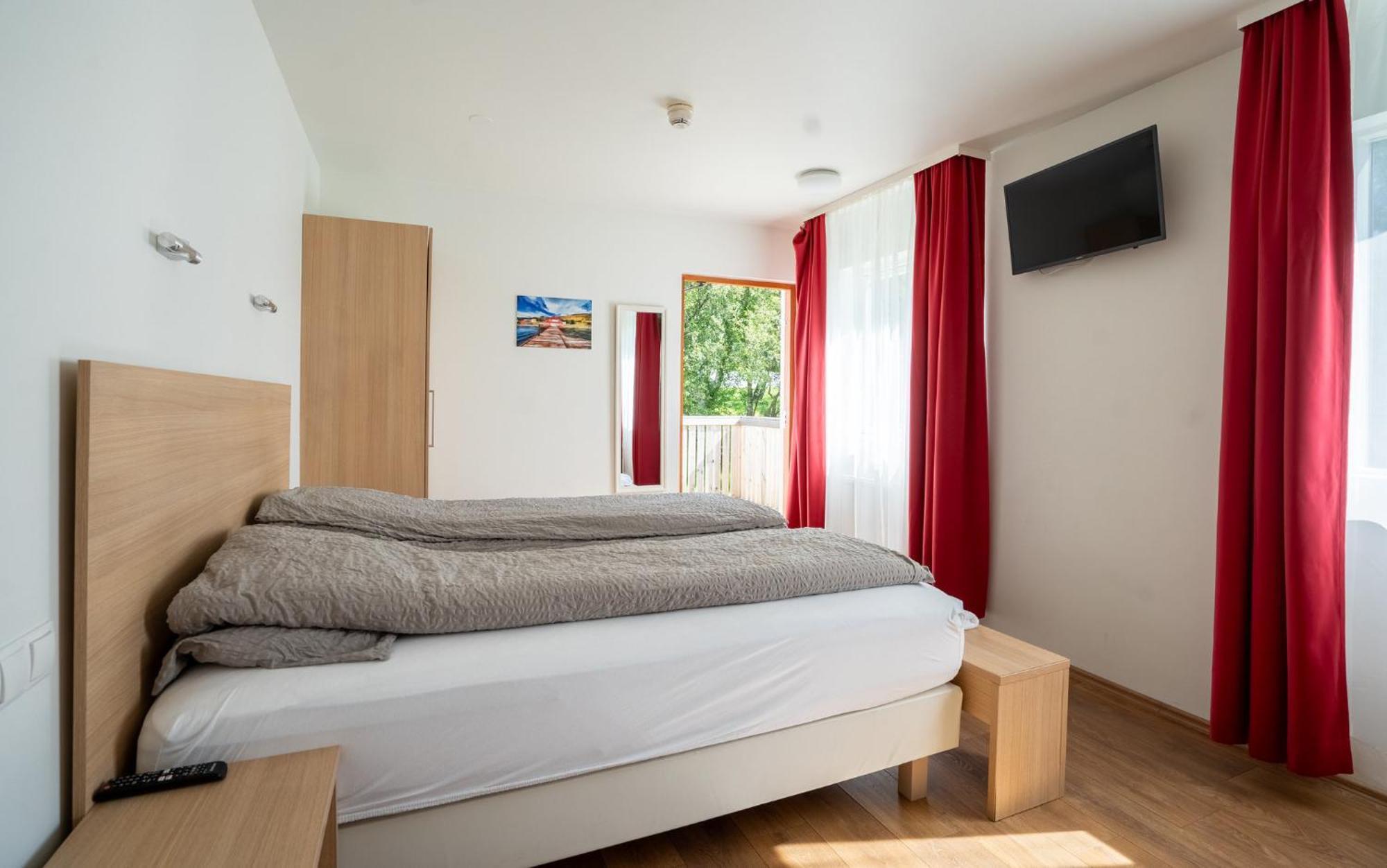 Hotel Eskifjoerthur Bagian luar foto