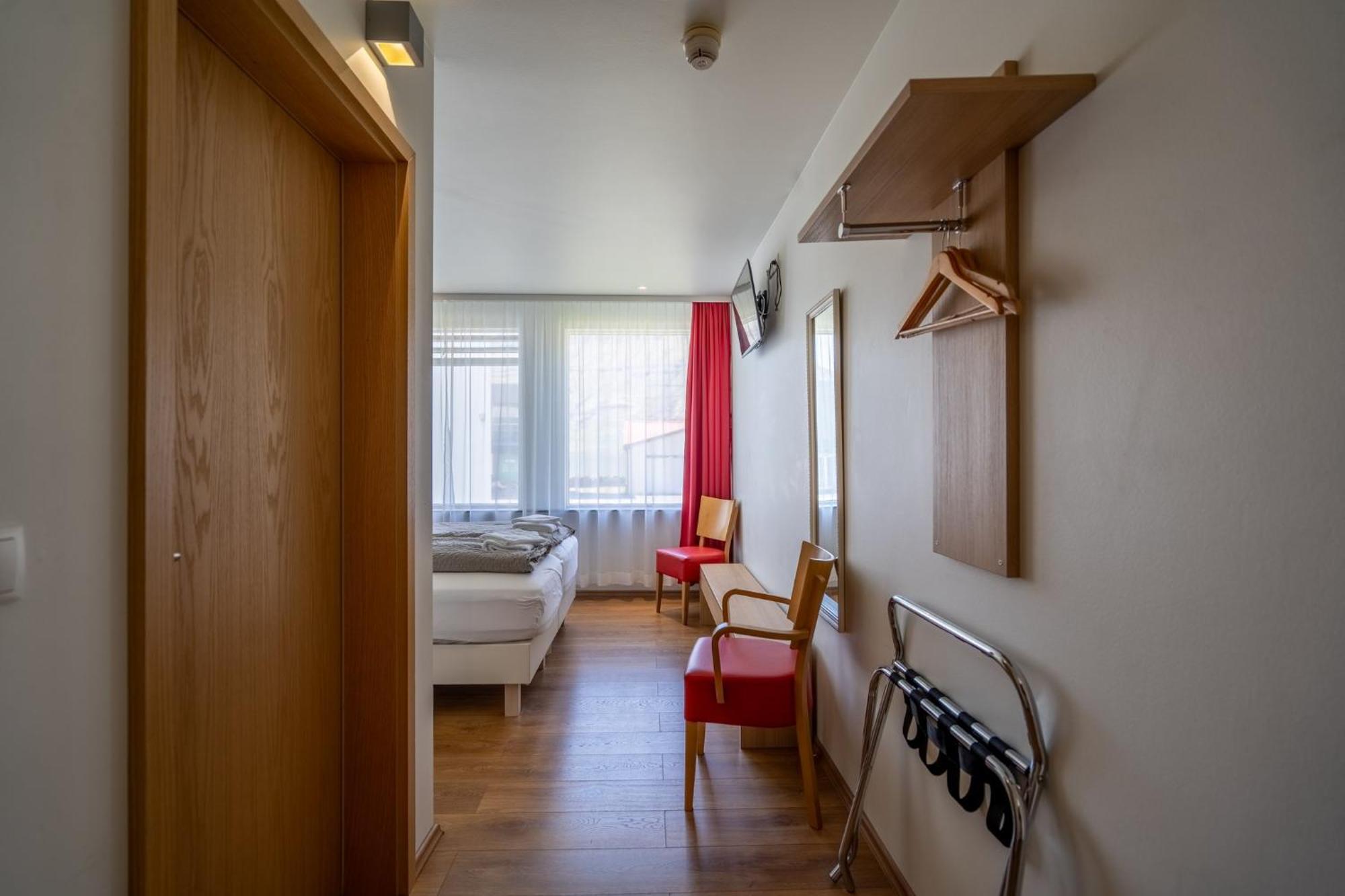 Hotel Eskifjoerthur Bagian luar foto