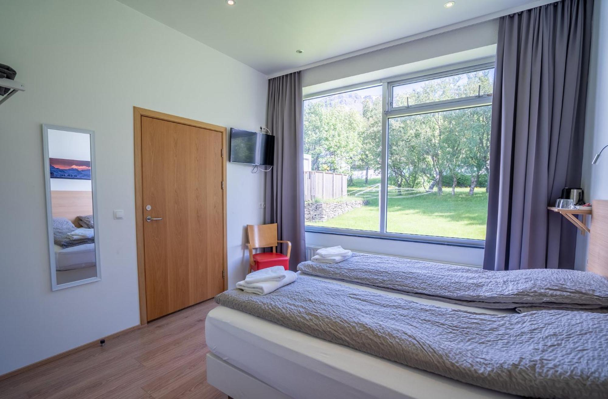 Hotel Eskifjoerthur Bagian luar foto